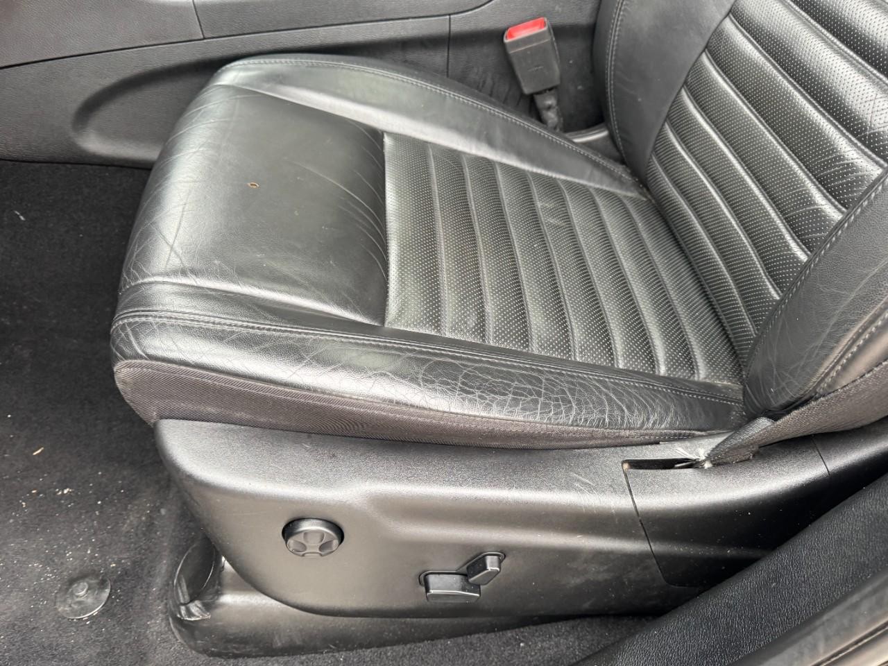 Jeep Grand Cherokee Vehicle Full-screen Gallery Image 15