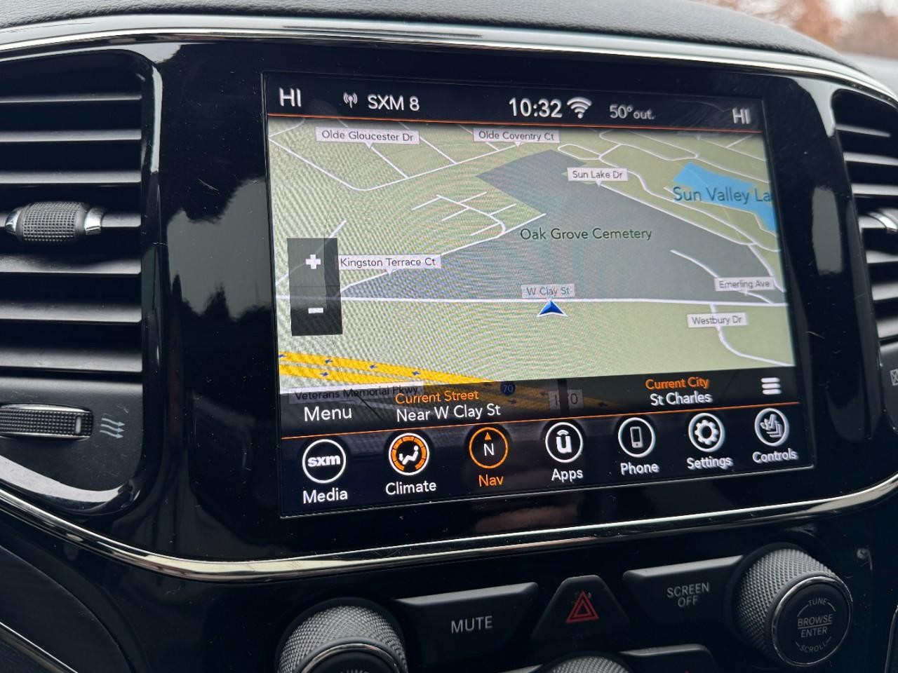 Jeep Grand Cherokee Vehicle Full-screen Gallery Image 21