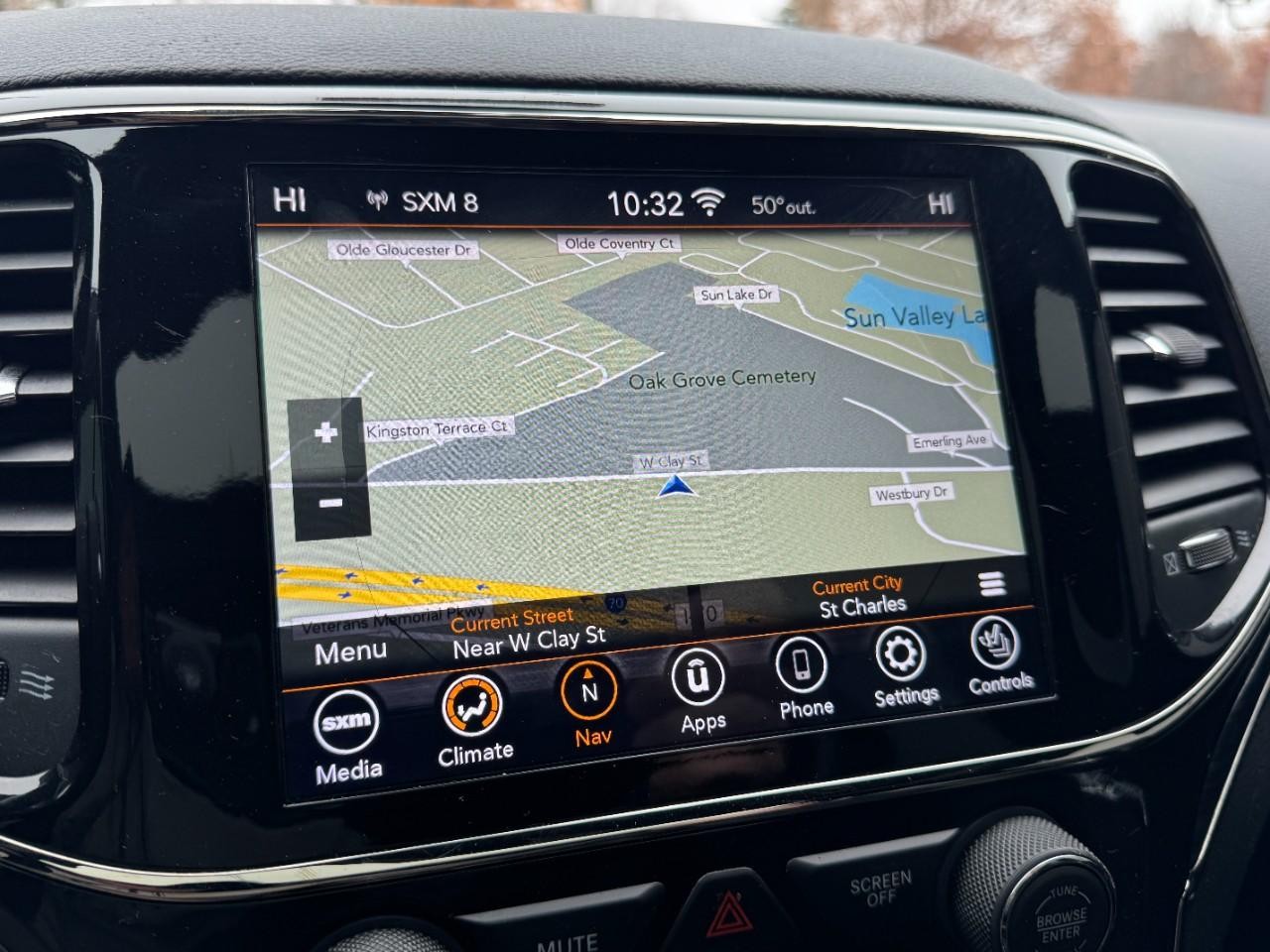 Jeep Grand Cherokee Vehicle Full-screen Gallery Image 22