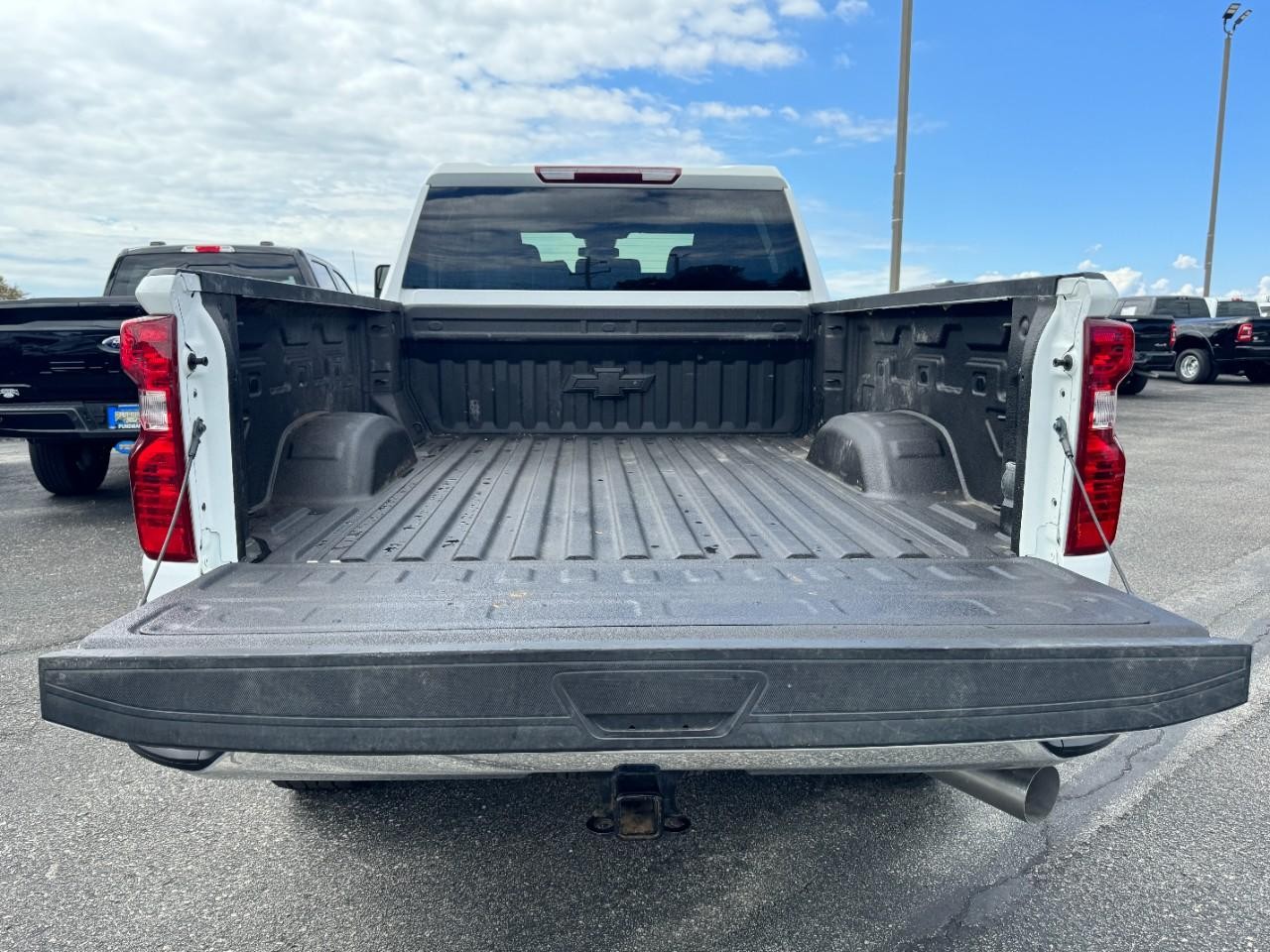 Chevrolet Silverado 2500HD Vehicle Full-screen Gallery Image 06