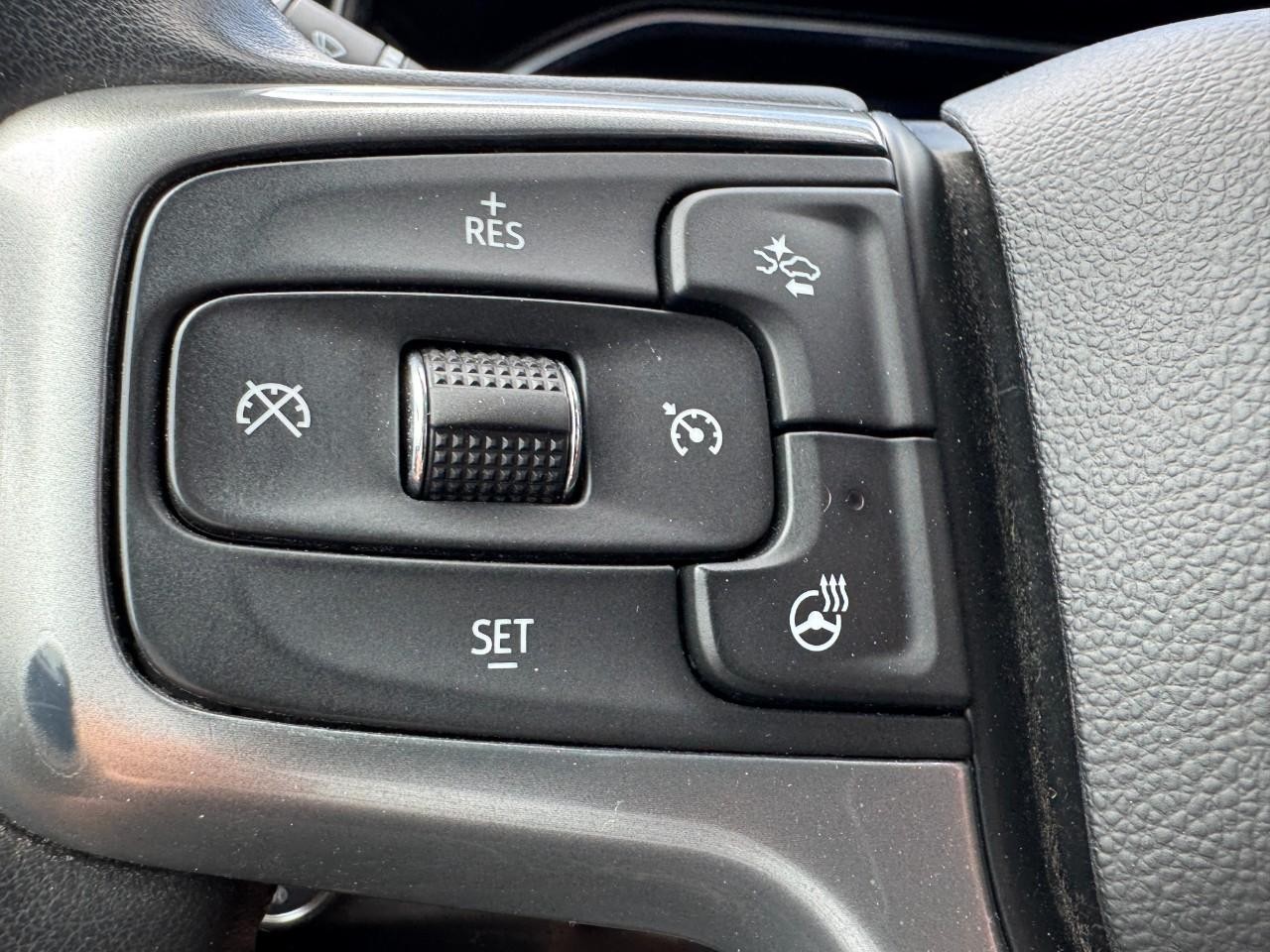 Chevrolet Silverado 2500HD Vehicle Full-screen Gallery Image 17