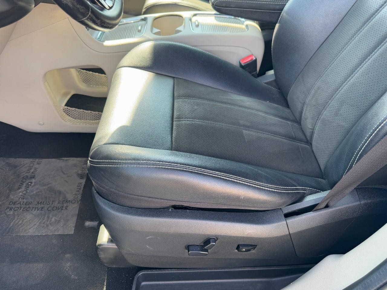 Dodge Grand Caravan Vehicle Full-screen Gallery Image 15