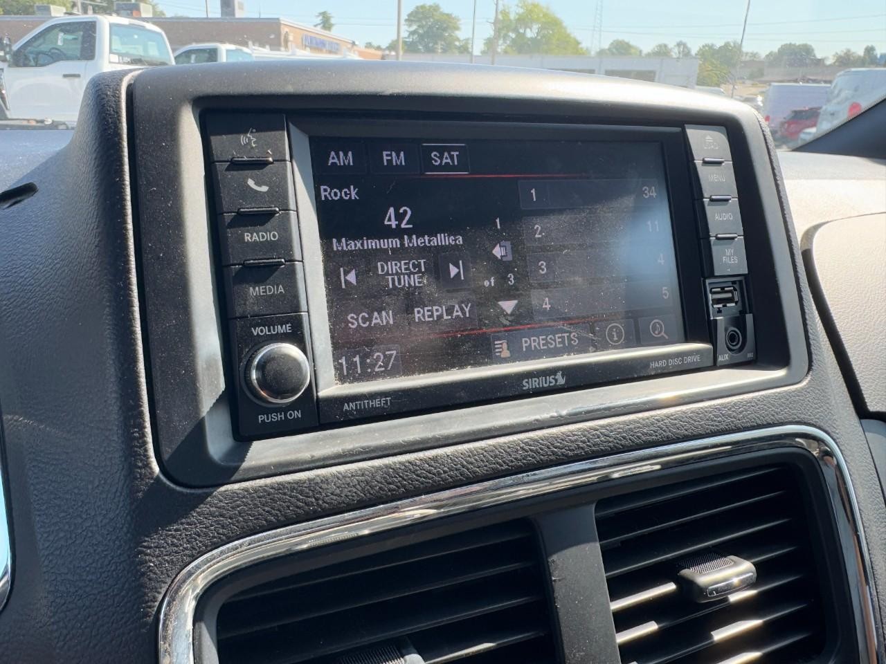 Dodge Grand Caravan Vehicle Full-screen Gallery Image 20