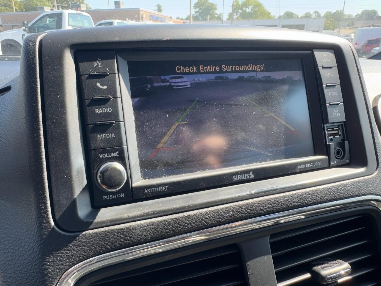 Dodge Grand Caravan Vehicle Full-screen Gallery Image 21