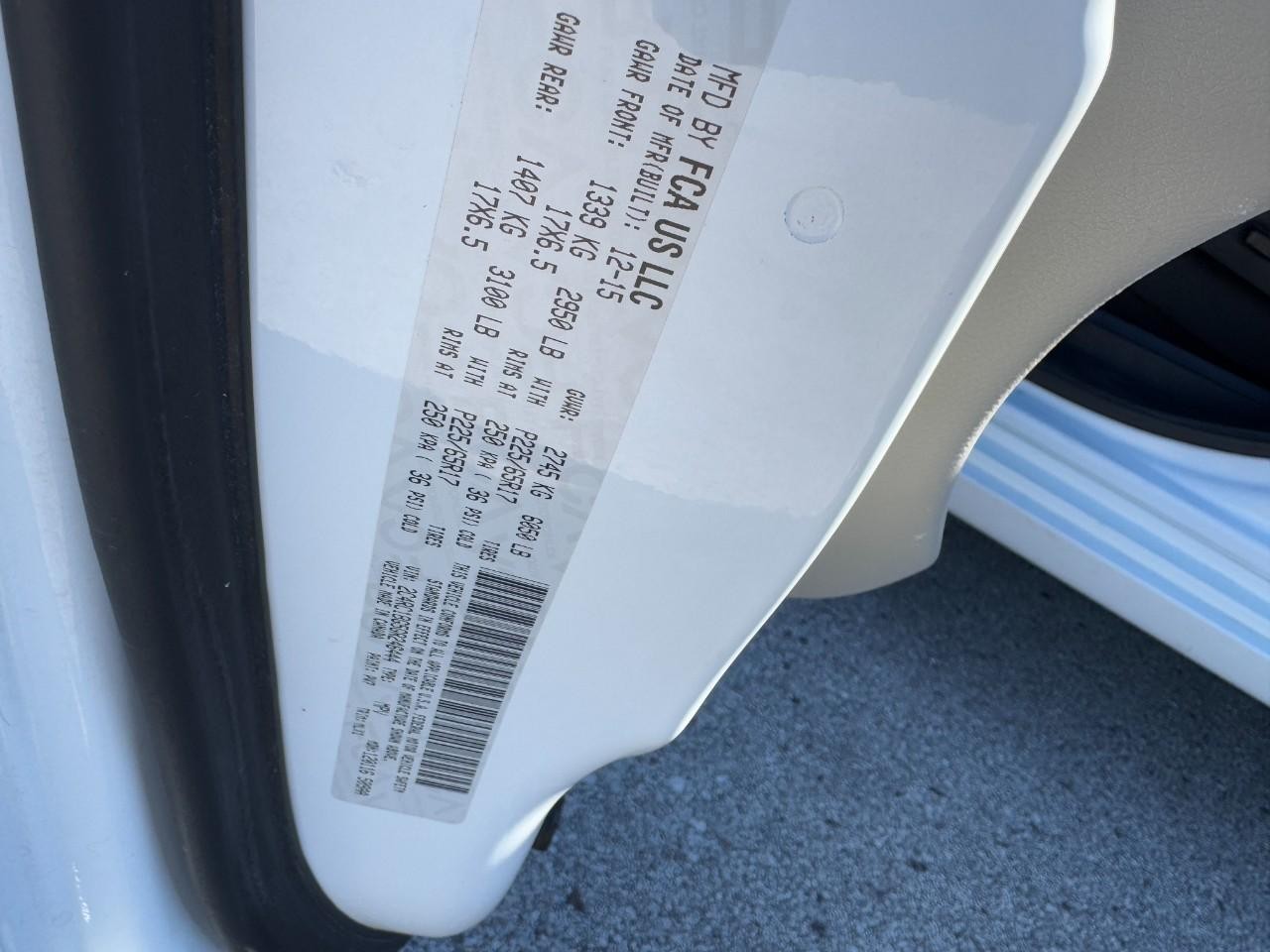 Chrysler Town & Country Vehicle Full-screen Gallery Image 23