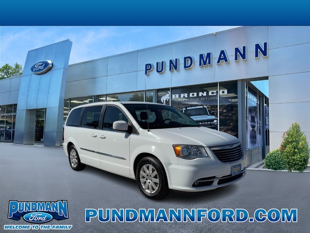 St. Charles MO 2016 Chrysler Town & Country more details - chrysler town & country