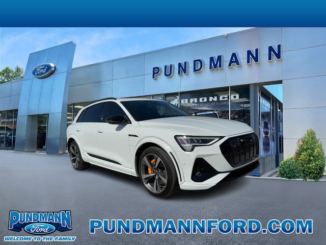 St. Charles MO 2022 Audi e-tron S more details - audi e-tron s