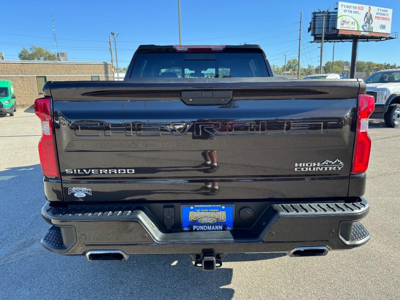 Chevrolet Silverado 1500 Vehicle Full-screen Gallery Image 04