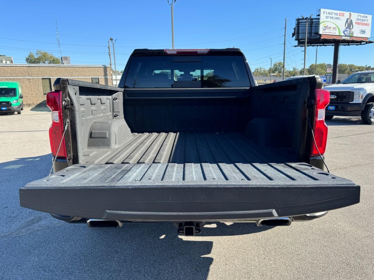 Chevrolet Silverado 1500 Vehicle Full-screen Gallery Image 06