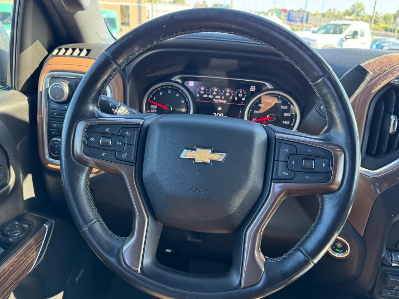 Chevrolet Silverado 1500 Vehicle Full-screen Gallery Image 13