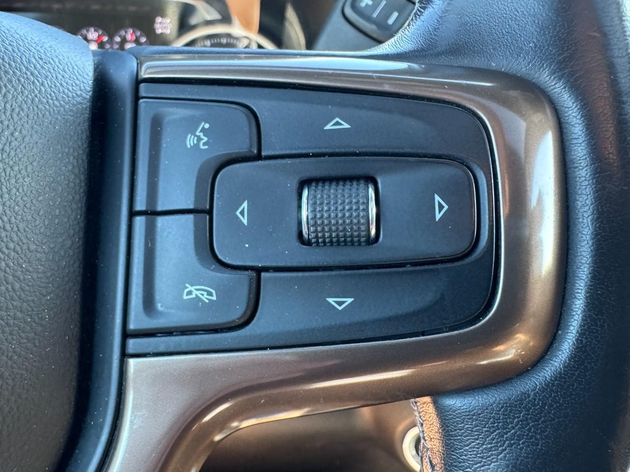 Chevrolet Silverado 1500 Vehicle Full-screen Gallery Image 19