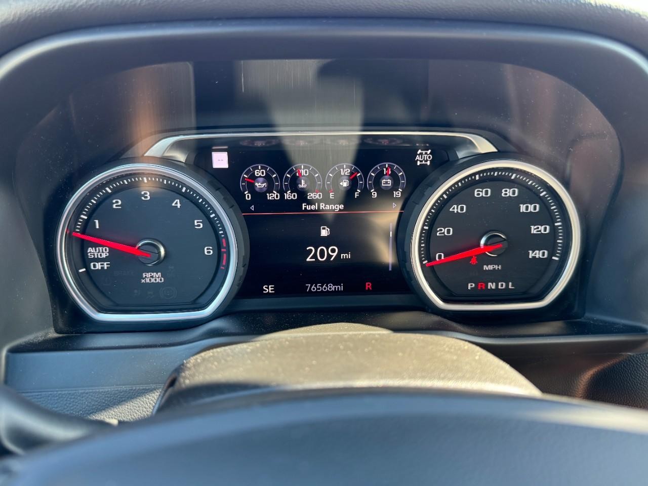 Chevrolet Silverado 1500 Vehicle Full-screen Gallery Image 25