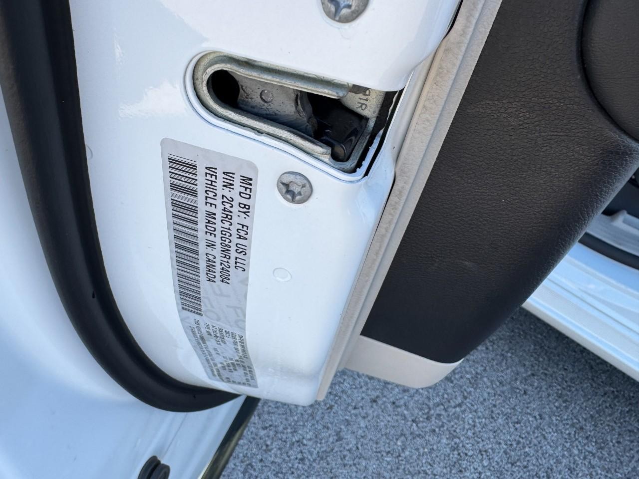 Chrysler Pacifica Vehicle Full-screen Gallery Image 26