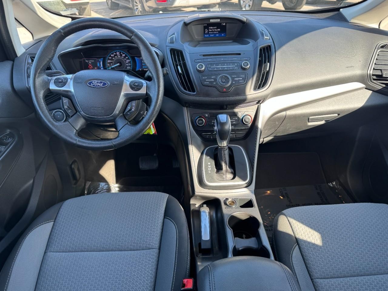 Ford C-Max Hybrid Vehicle Full-screen Gallery Image 11