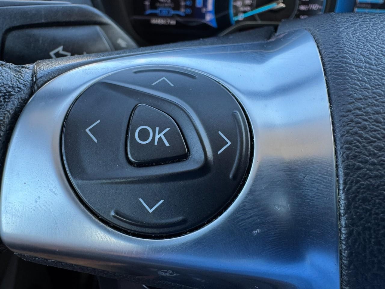 Ford C-Max Hybrid Vehicle Full-screen Gallery Image 16