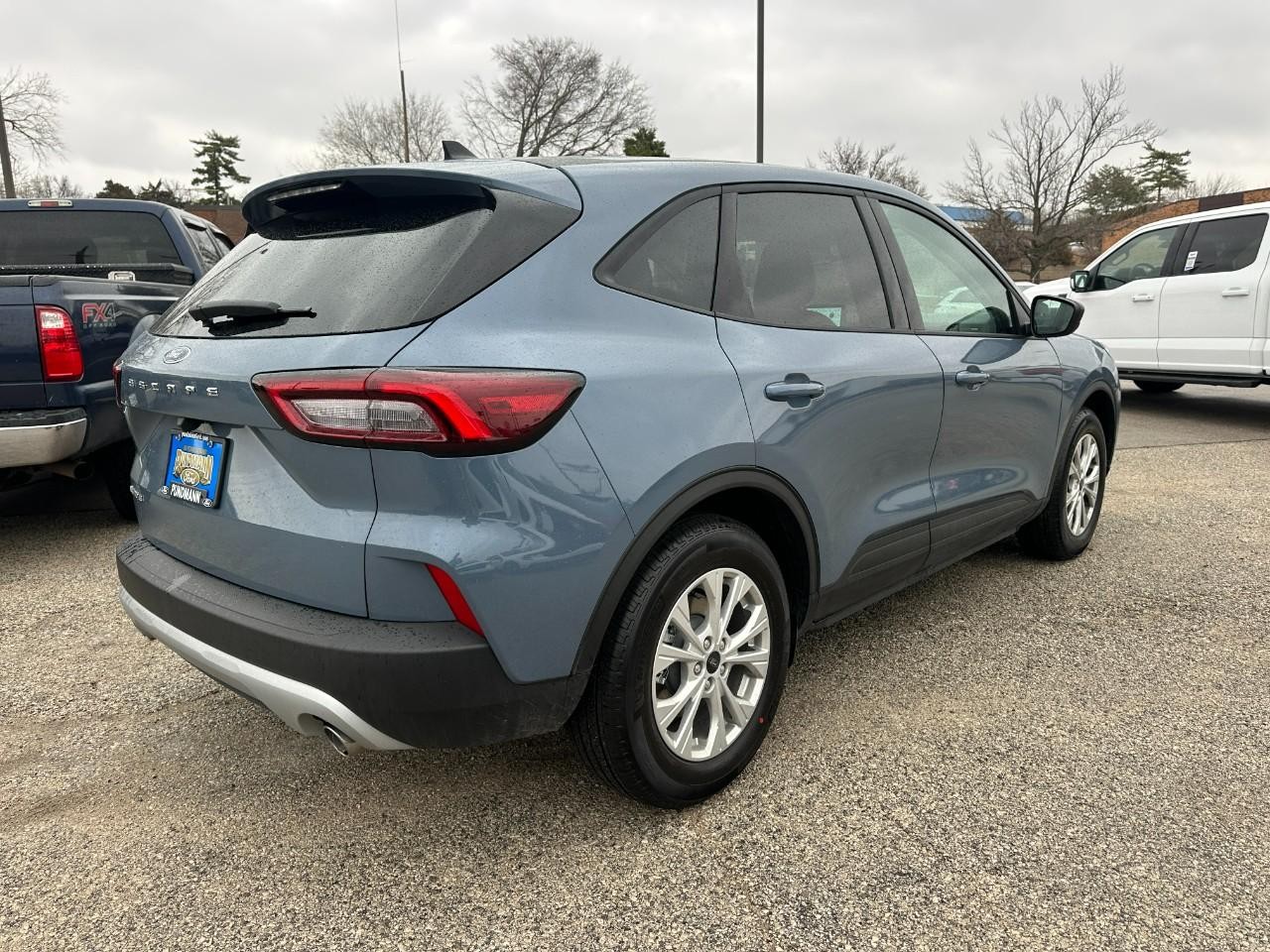 View vehicle photo 3