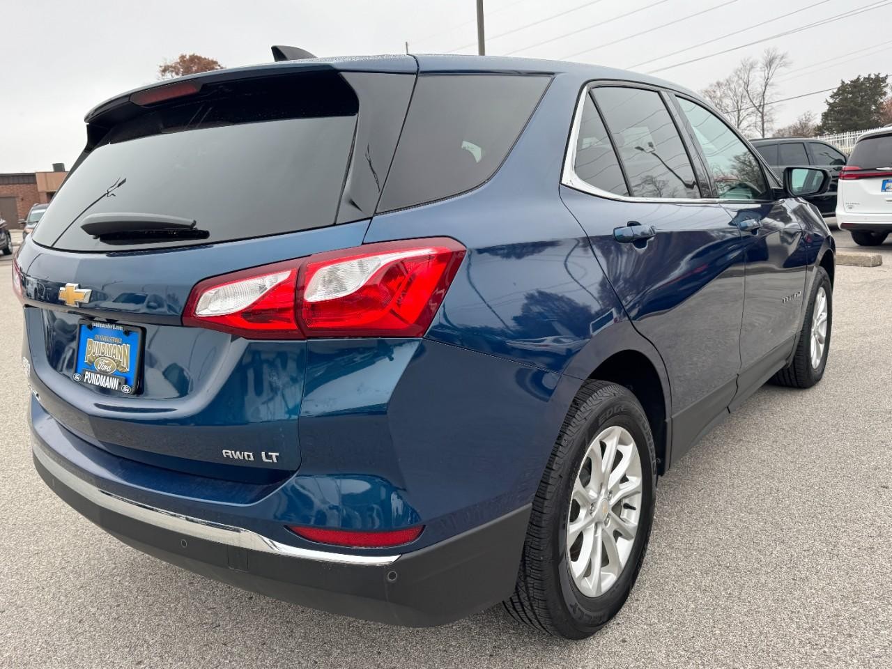 Chevrolet Equinox Vehicle Full-screen Gallery Image 03