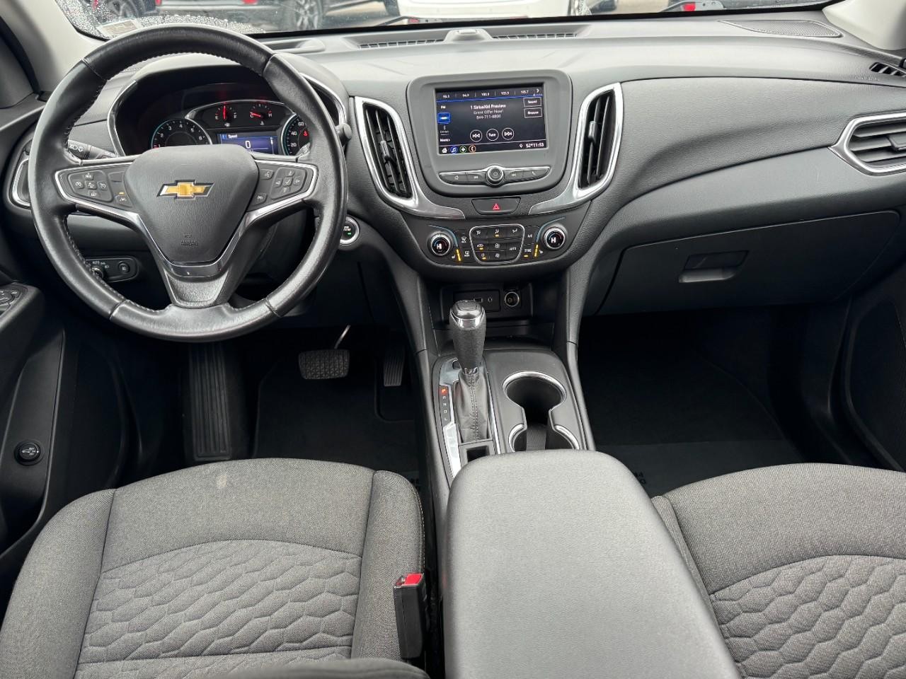 Chevrolet Equinox Vehicle Full-screen Gallery Image 11
