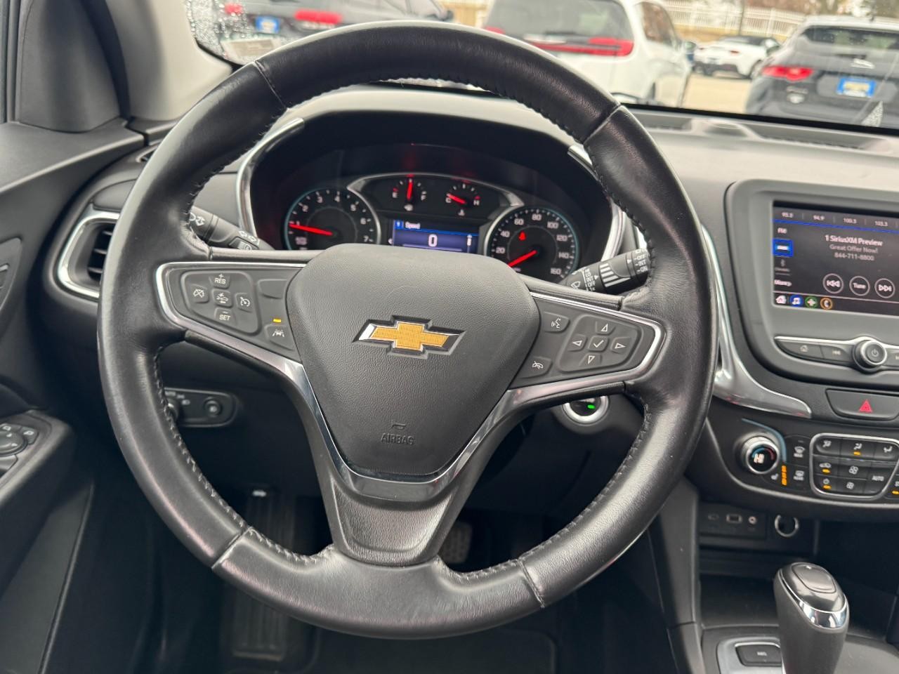 Chevrolet Equinox Vehicle Full-screen Gallery Image 12