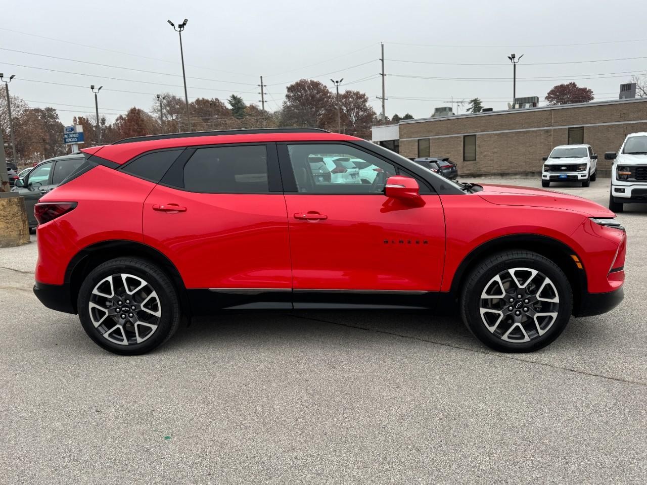 Chevrolet Blazer Vehicle Full-screen Gallery Image 02