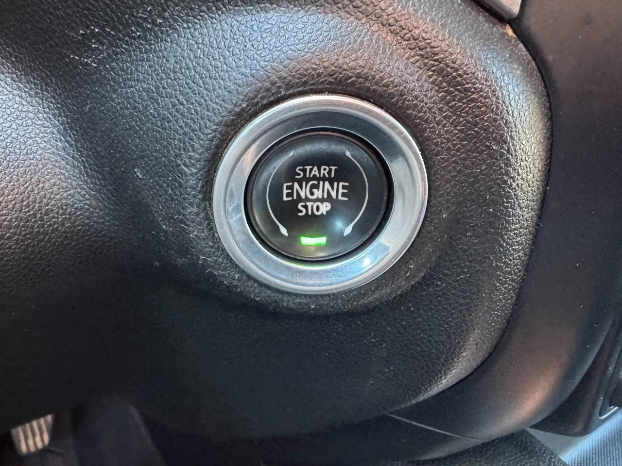 Chevrolet Silverado 1500 Vehicle Full-screen Gallery Image 22