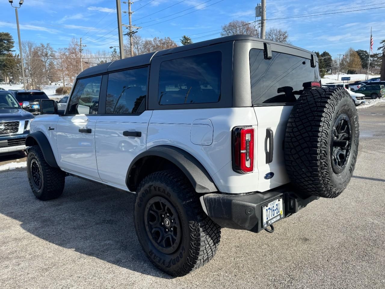 Ford Bronco Vehicle Full-screen Gallery Image 05