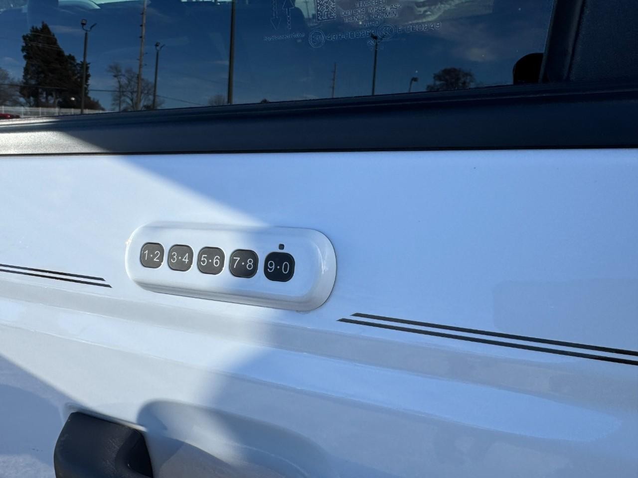 Ford Bronco Vehicle Full-screen Gallery Image 13