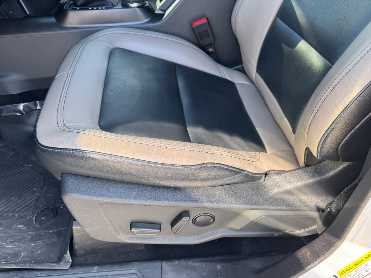 Ford Bronco Vehicle Full-screen Gallery Image 15