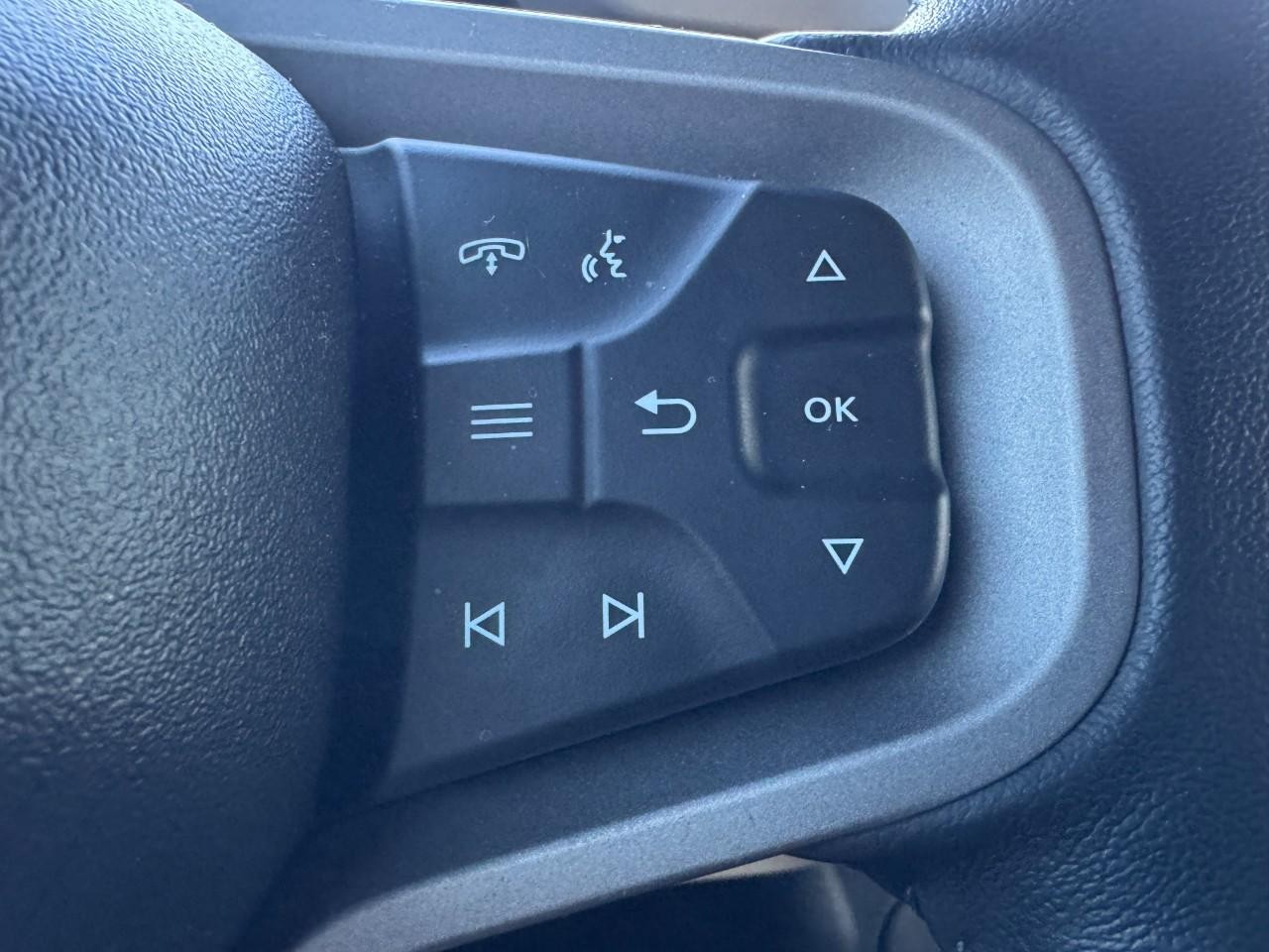 Ford Bronco Vehicle Full-screen Gallery Image 18