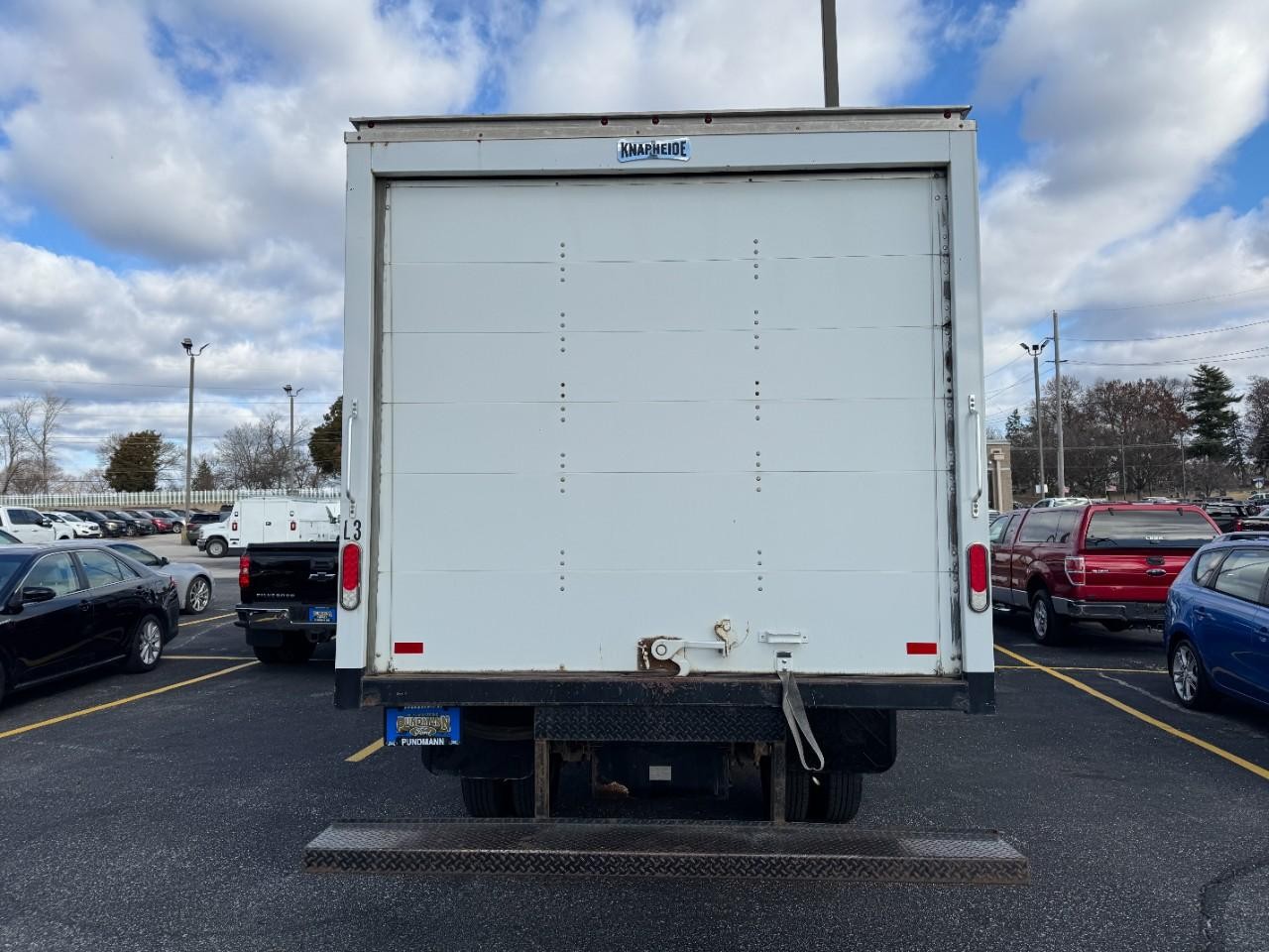 Chevrolet 3500 LCF Gas Vehicle Full-screen Gallery Image 03