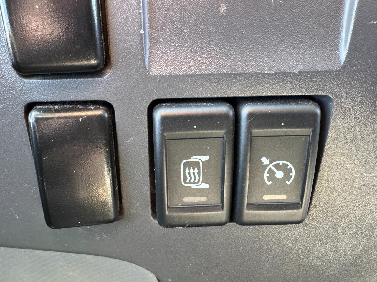 Chevrolet 3500 LCF Gas Vehicle Full-screen Gallery Image 13