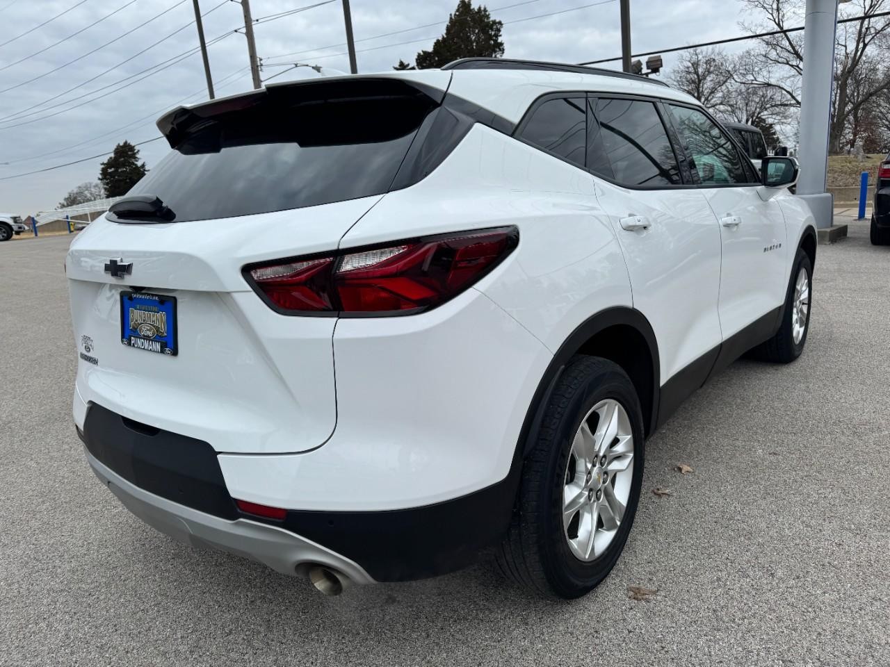 Chevrolet Blazer Vehicle Full-screen Gallery Image 03