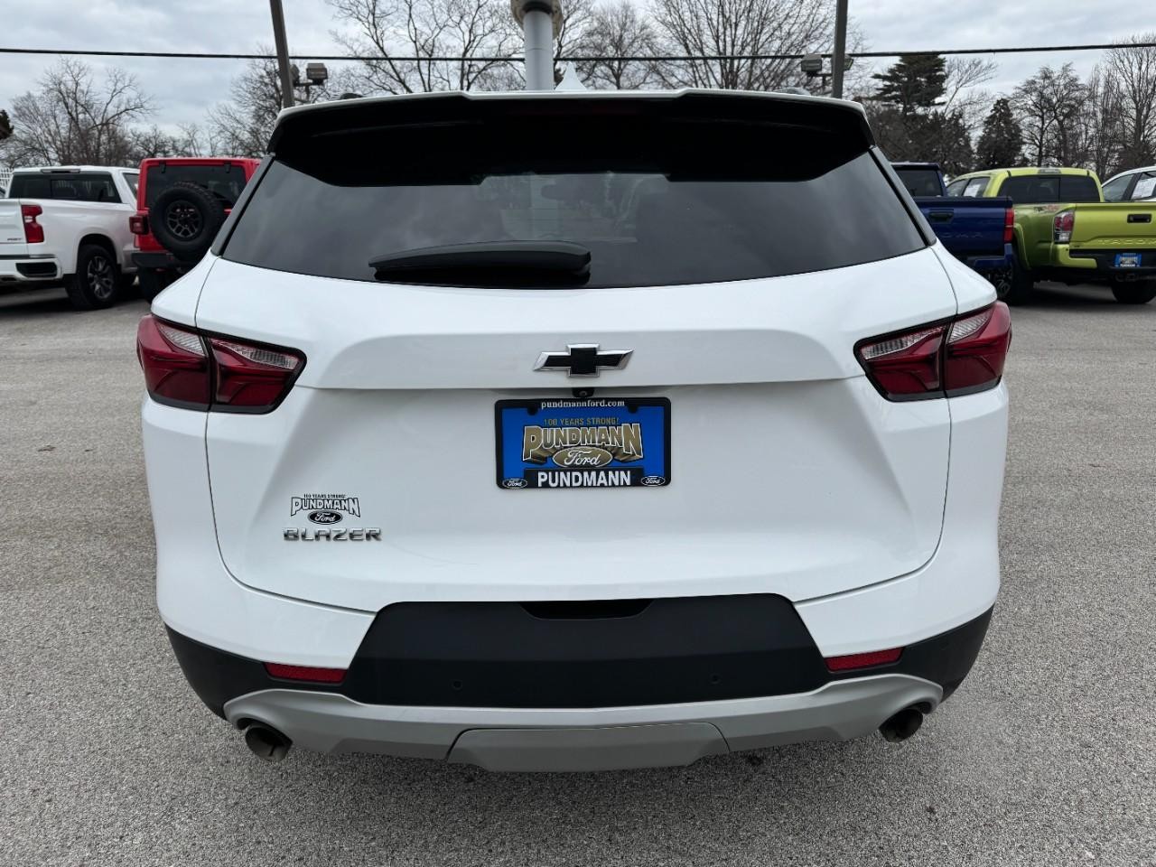 Chevrolet Blazer Vehicle Full-screen Gallery Image 04