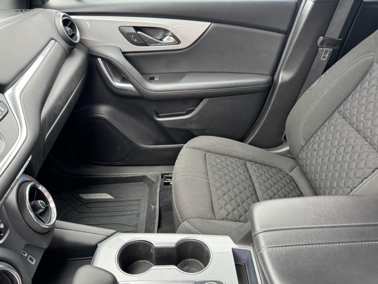 Chevrolet Blazer Vehicle Full-screen Gallery Image 13