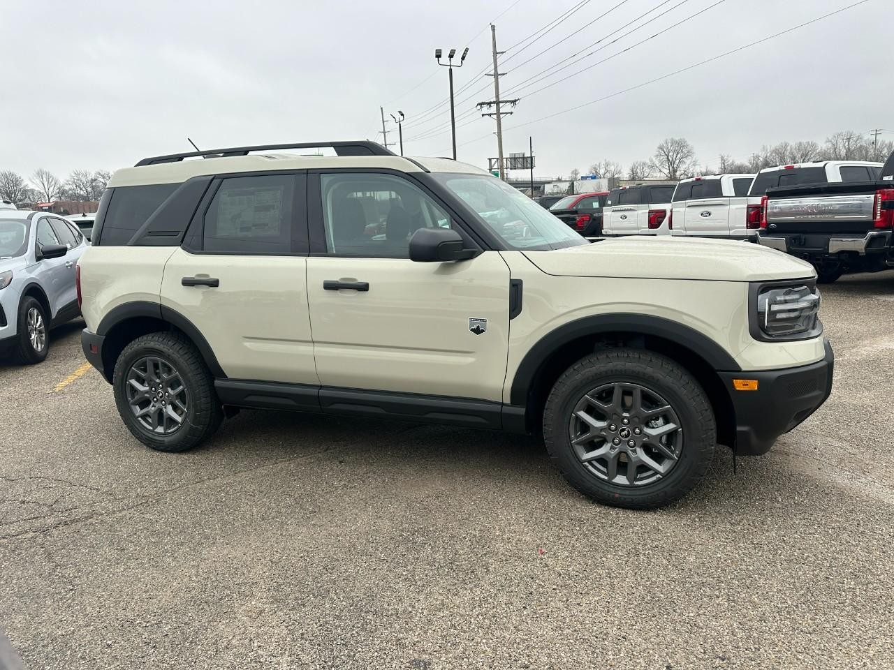 View vehicle photo 2