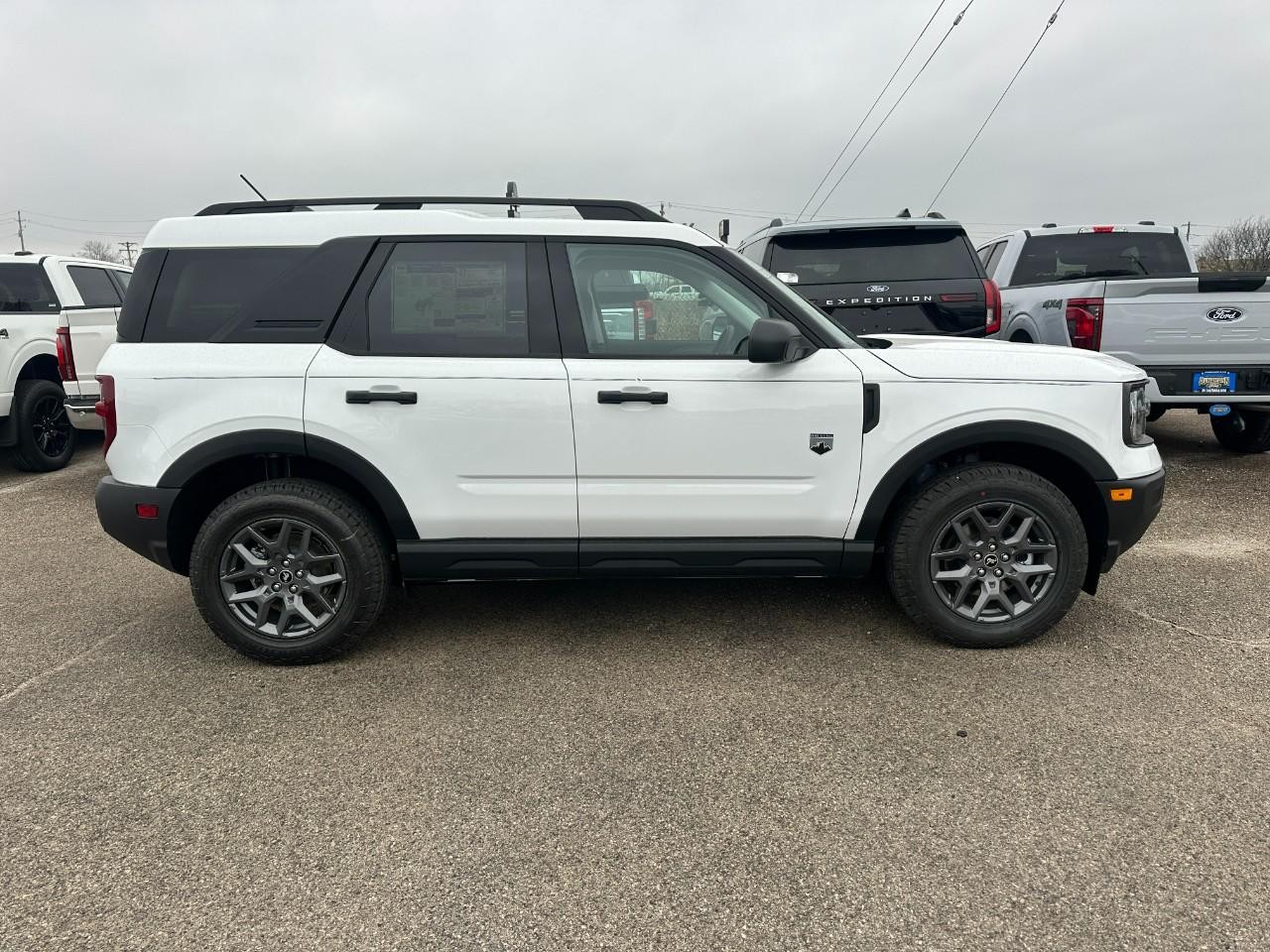 View vehicle photo 2