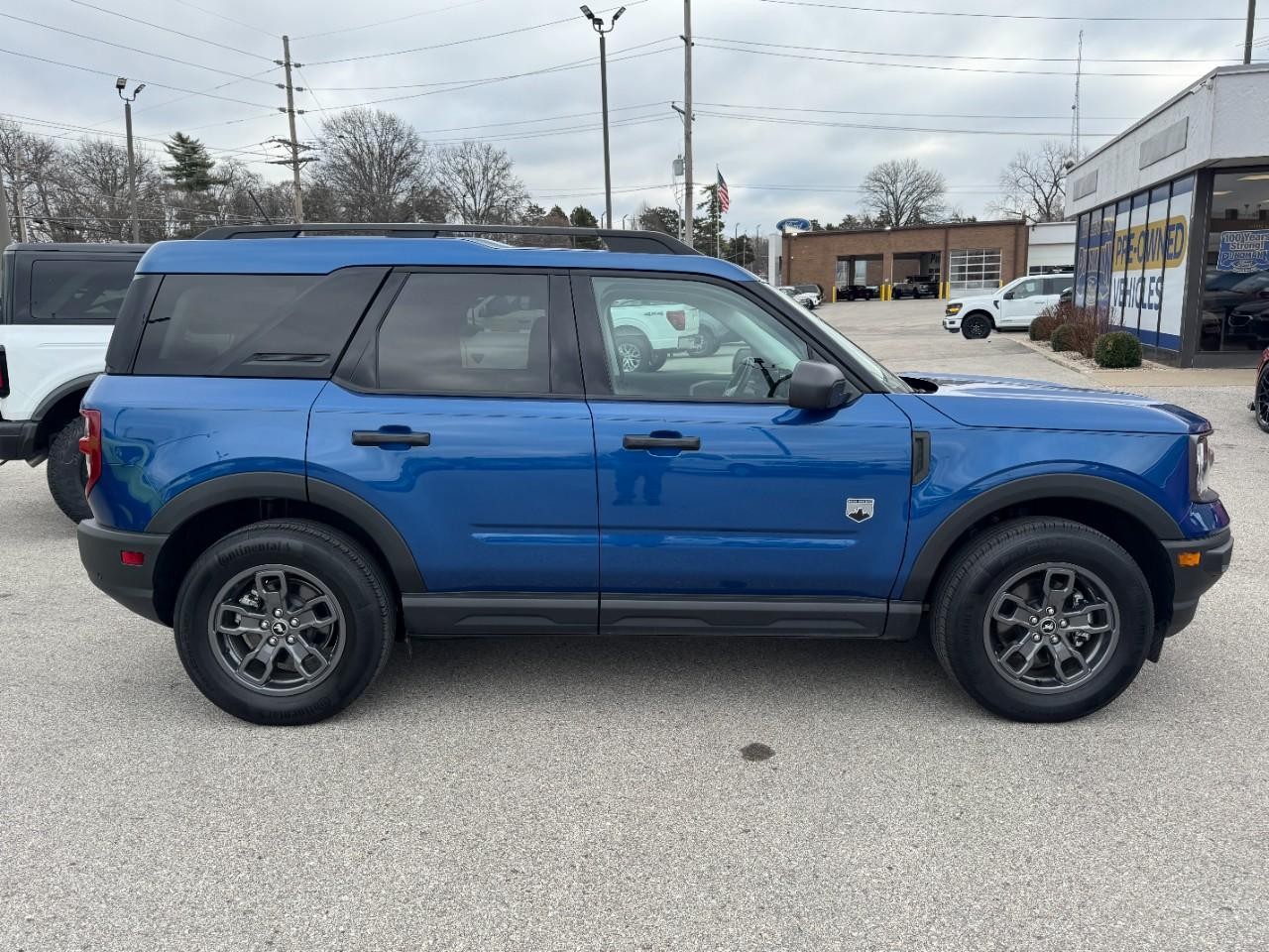 Ford Bronco Sport Vehicle Full-screen Gallery Image 02