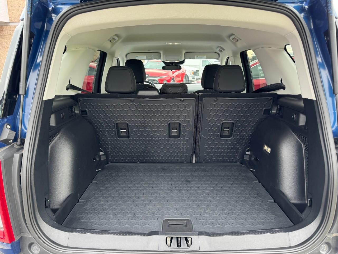 Ford Bronco Sport Vehicle Full-screen Gallery Image 06