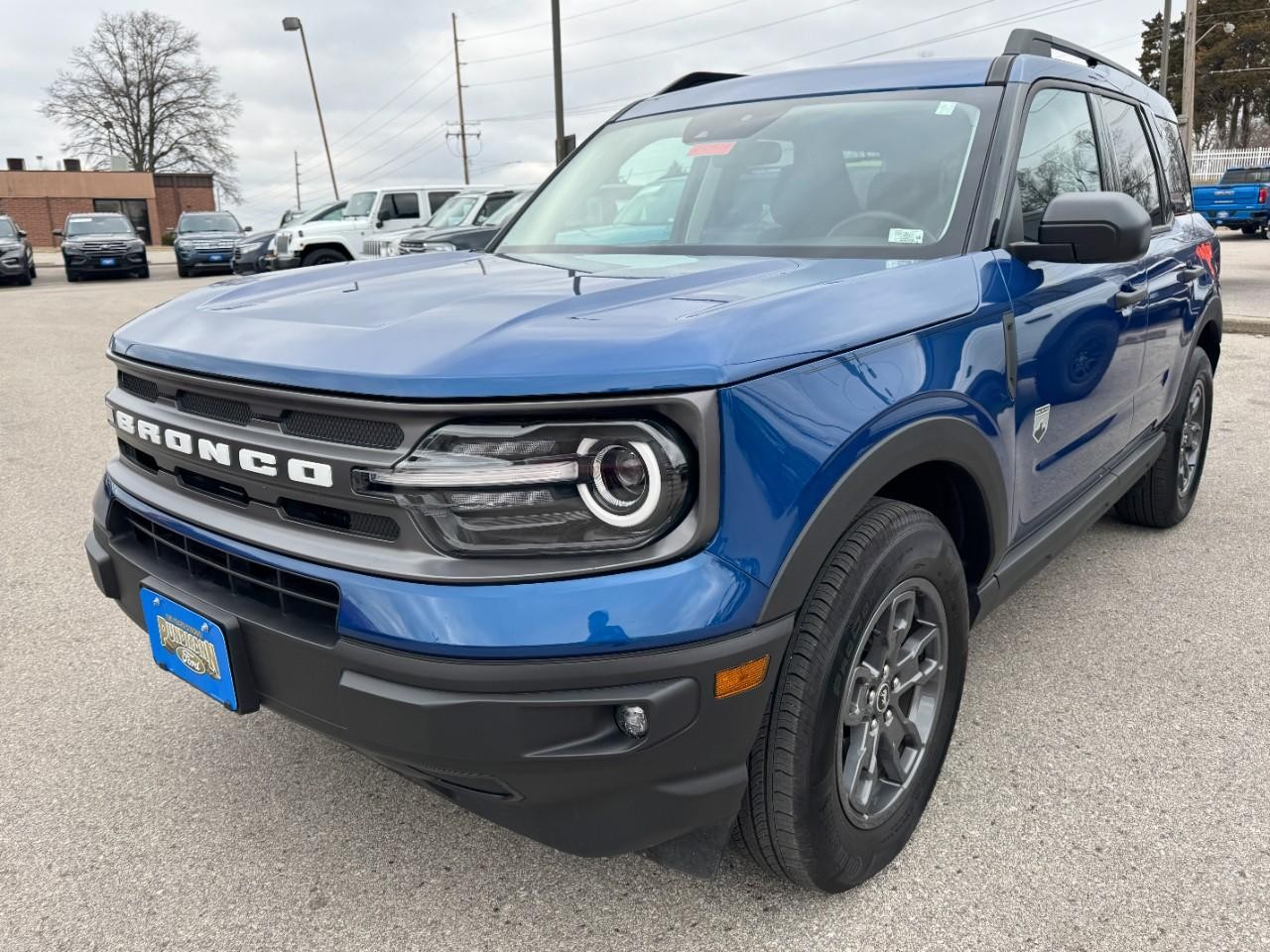Ford Bronco Sport Vehicle Full-screen Gallery Image 08