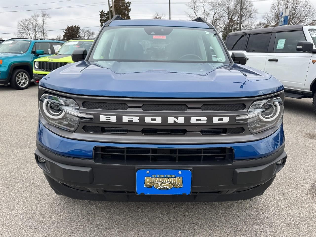 Ford Bronco Sport Vehicle Full-screen Gallery Image 09