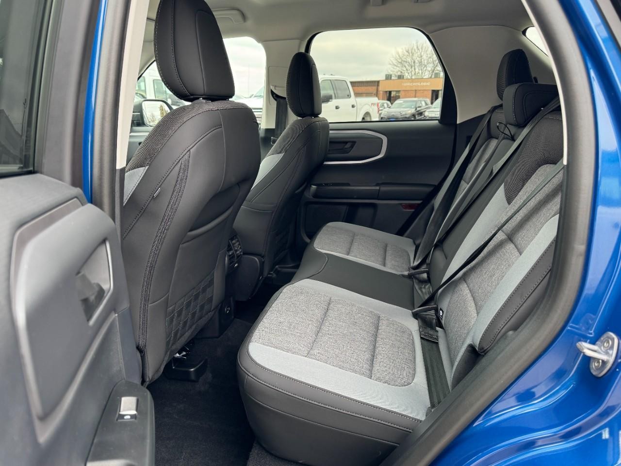 Ford Bronco Sport Vehicle Full-screen Gallery Image 10