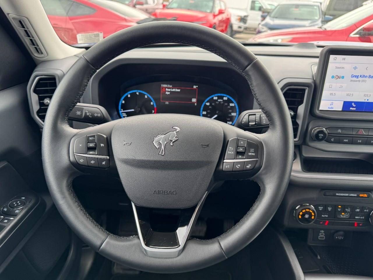 Ford Bronco Sport Vehicle Full-screen Gallery Image 12