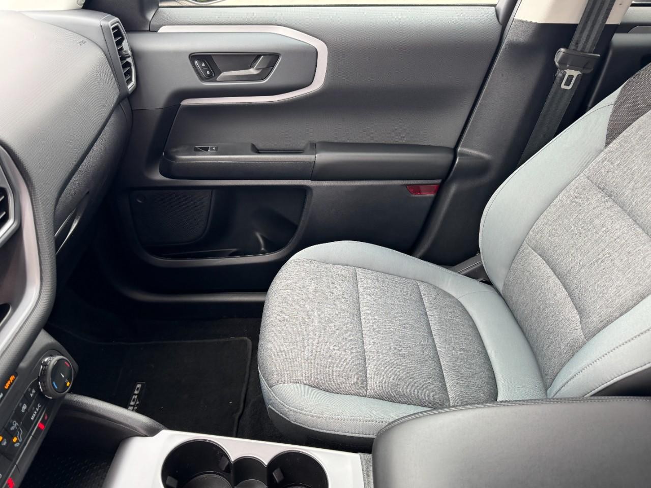 Ford Bronco Sport Vehicle Full-screen Gallery Image 13