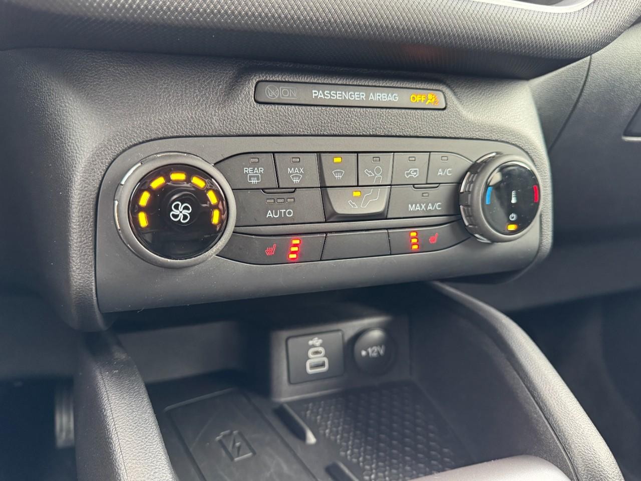 Ford Bronco Sport Vehicle Full-screen Gallery Image 18