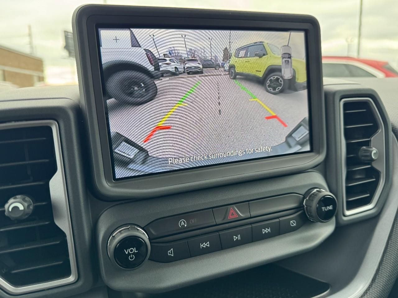 Ford Bronco Sport Vehicle Full-screen Gallery Image 20