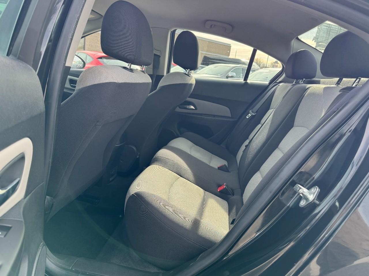 Chevrolet Cruze Vehicle Full-screen Gallery Image 10