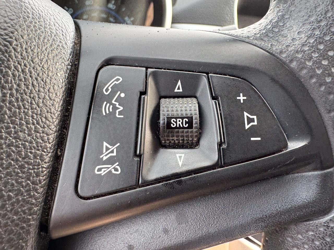 Chevrolet Cruze Vehicle Full-screen Gallery Image 16