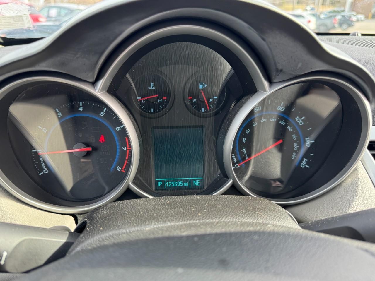 Chevrolet Cruze Vehicle Full-screen Gallery Image 19