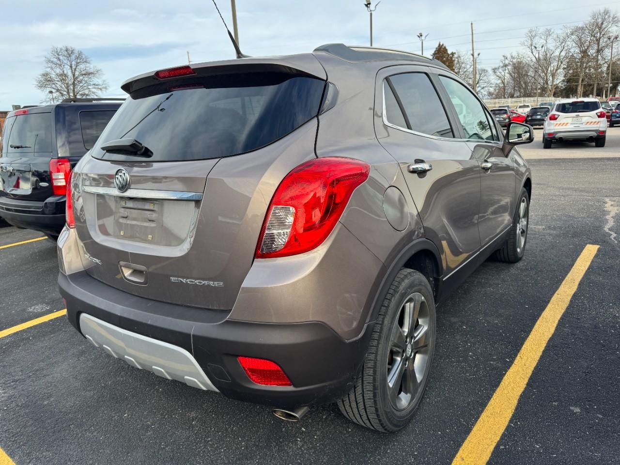 Buick Encore Vehicle Full-screen Gallery Image 10