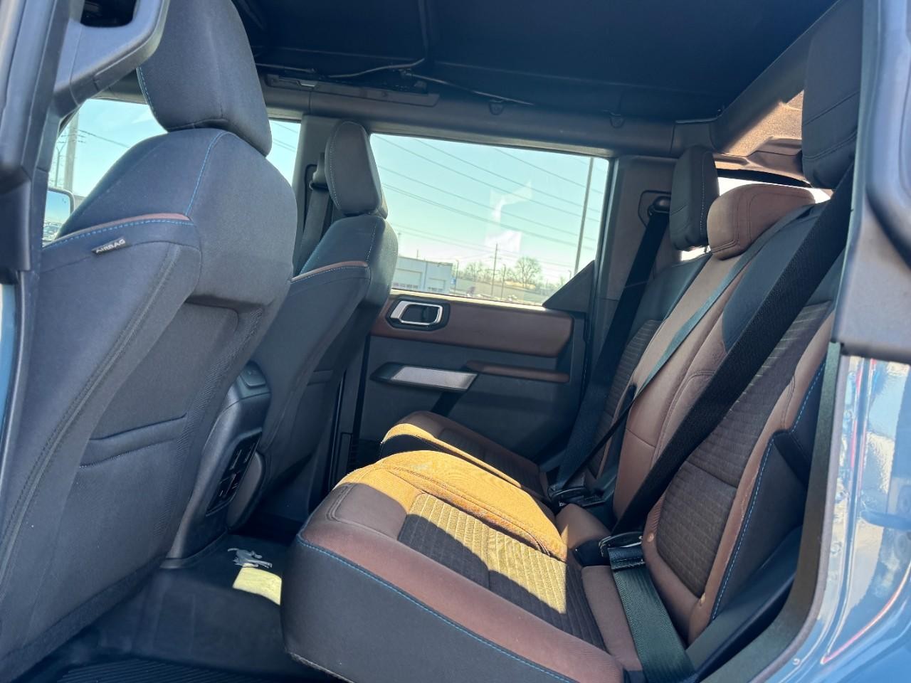 Ford Bronco Vehicle Full-screen Gallery Image 09